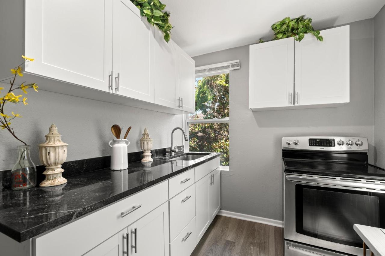 St. Petersburg Downtown Apartments Екстер'єр фото